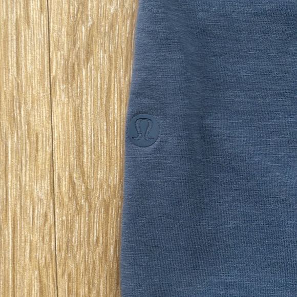 Lululemon Fundamental Tee - Picture 3 of 3